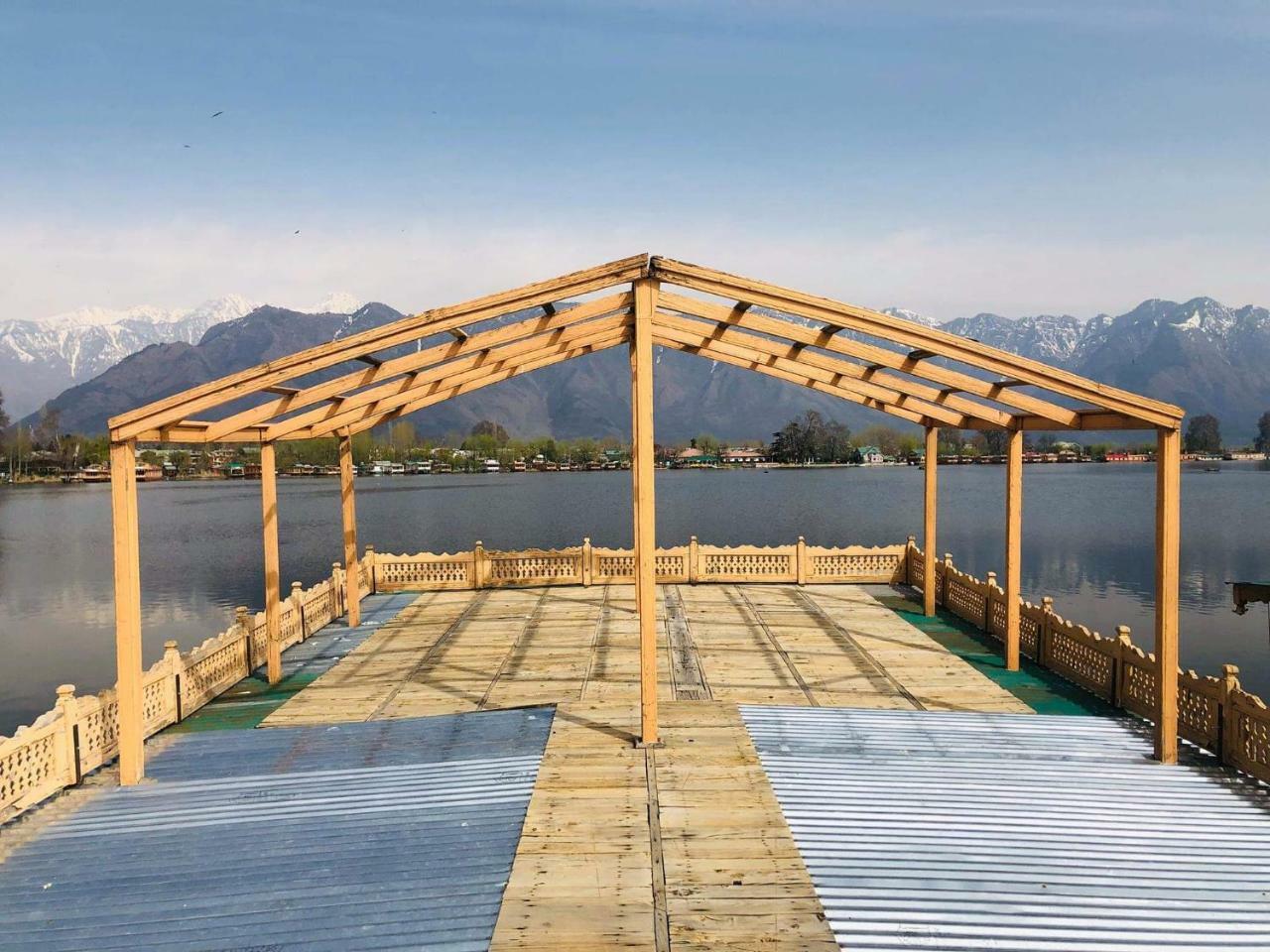 Monarch Group Of Houseboats Ξενοδοχείο Σριναγκάρ Εξωτερικό φωτογραφία